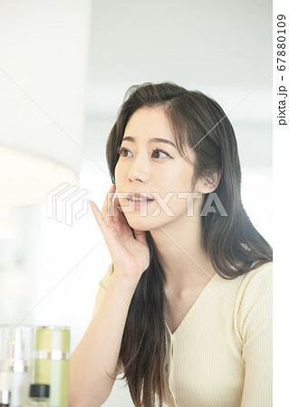 ビューティー 女性 女 67880109