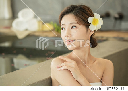 女性 女 女の子 67880111