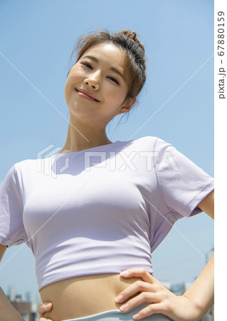 女性 女 女の子 67880159