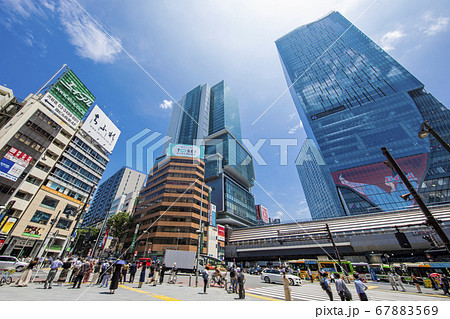 渋谷の風景　宮益坂 67883569
