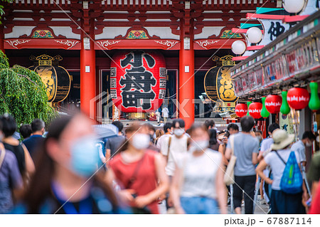 日本の東京都市景観 東京・浅草寺・マスク姿が目立つ(4連休最終日)=7月26日 日本の東京都市景観 東京・浅草寺・マスク姿が目立つ(4連休最終日)=7月26日 67887114