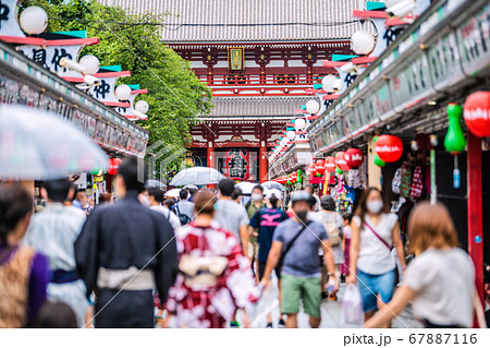 日本の東京都市景観 東京・浅草寺・マスク姿が目立つ(4連休最終日)=7月26日 日本の東京都市景観 東京・浅草寺・マスク姿が目立つ(4連休最終日)=7月26日 67887116