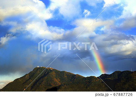 金華山　岐阜城にかかる虹 67887726