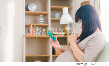 蚊取線香 妊婦 疑問 考える コピースペース 16:9 蚊取線香 妊婦 疑問 考える コピースペース 16:9 67889006