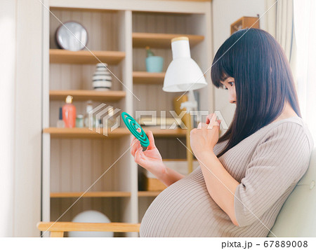 蚊取線香 妊婦 疑問 考える コピースペース 4:3 蚊取線香 妊婦 疑問 考える コピースペース 4:3 67889008