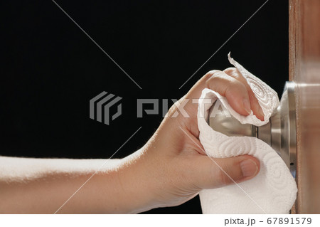 Avoid touching surfaces with bare hands Avoid touching surfaces with bare hands 67891579