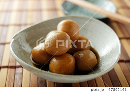 里芋の煮物 67892141