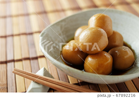 里芋の煮物 67892216