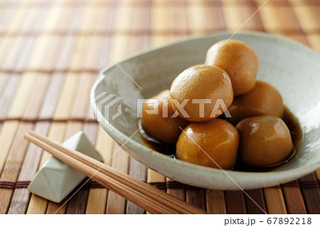 里芋の煮物 67892218