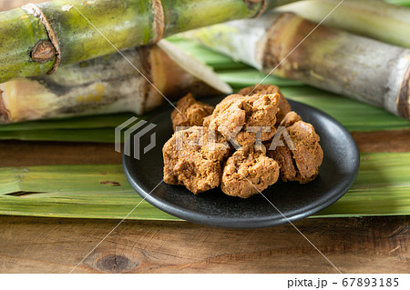 沖縄県産黒糖 67893185