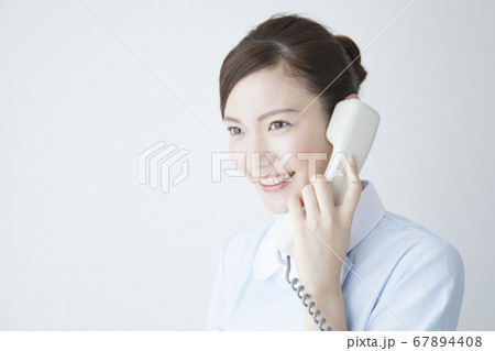 病院の受付 67894408