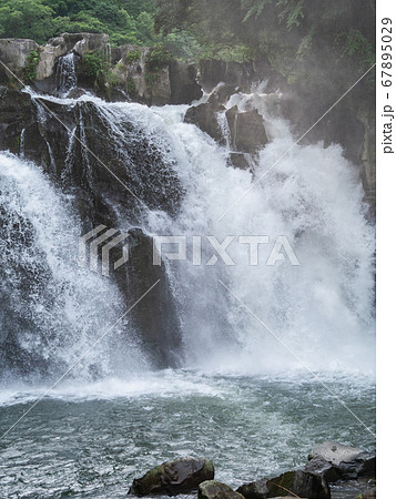 宮崎県 都城市 関之尾滝 67895029