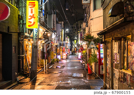 東京都 北千住 ノスタルジックな飲み屋街の写真素材