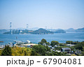 淡路島から見る 明石海峡大橋 67904081