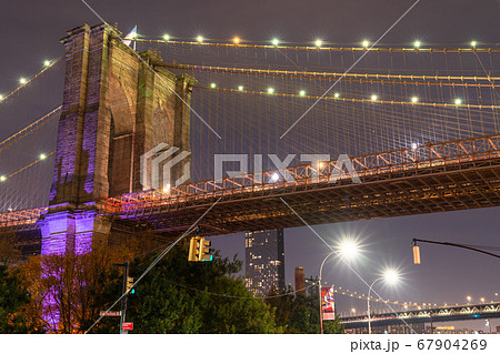 《ニューヨーク》ブルックリンブリッジの夜景 67904269