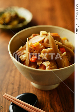 鶏とごぼうの炊き込みご飯 鶏とごぼうの炊き込みご飯 67904459