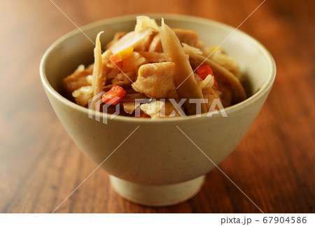 鶏とごぼうの炊き込みご飯 鶏とごぼうの炊き込みご飯 67904586
