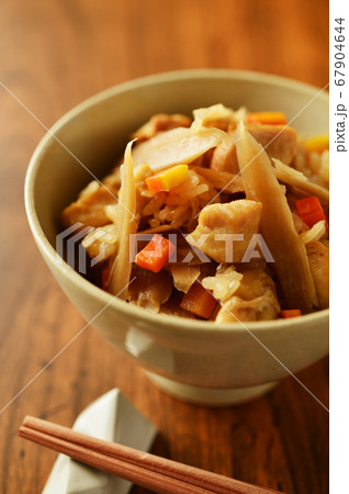 鶏とごぼうの炊き込みご飯 鶏とごぼうの炊き込みご飯 67904644