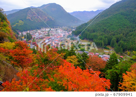 洞川温泉の秋景色(奈良県吉野郡天川村) 洞川温泉の秋景色(奈良県吉野郡天川村) 67909941