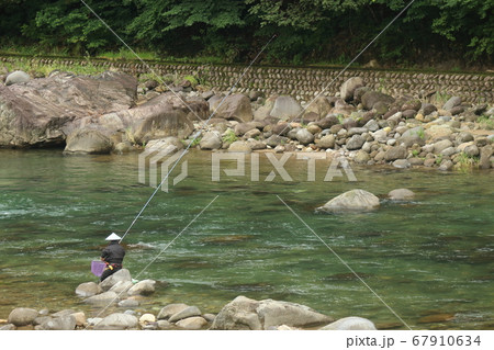 長良川の清流釣り 67910634