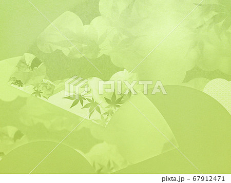 扇をモチーフとした緑色の背景 67912471