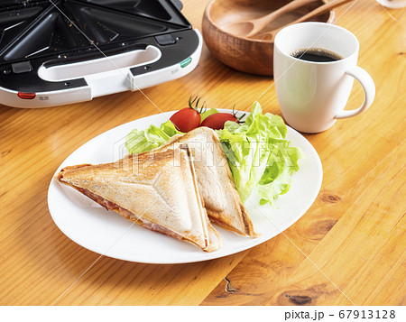 ホットサンドとホットサンドメーカー 67913128