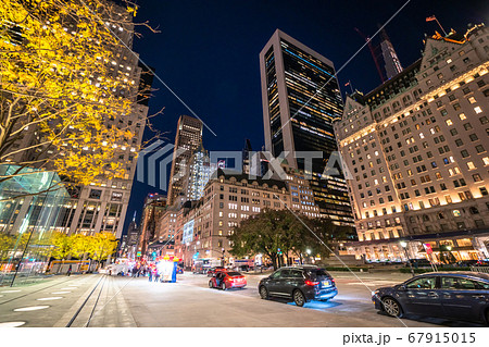 《ニューヨーク》マンハッタン・夜の5番街 《ニューヨーク》マンハッタン・夜の5番街 67915015