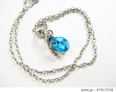 ブルートパーズのペンダント 67917238