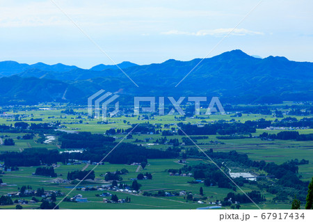 秋田県の田園風景　7月 67917434