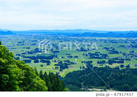 秋田県の田園風景 7月 秋田県の田園風景 7月 67917437