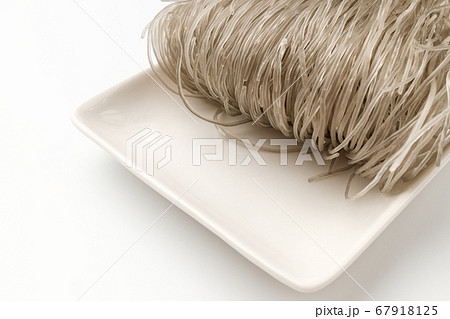 麺 澱粉 食べ物 67918125