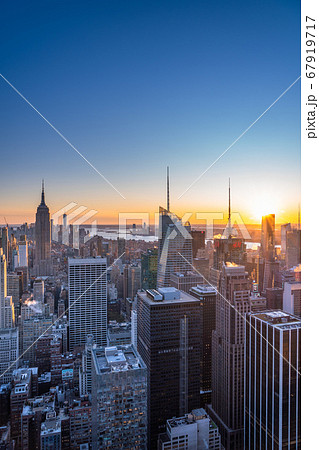 ニューヨーク マンハッタンの摩天楼 日没の写真素材 ニューヨーク マンハッタンの摩天楼 日没の写真素材