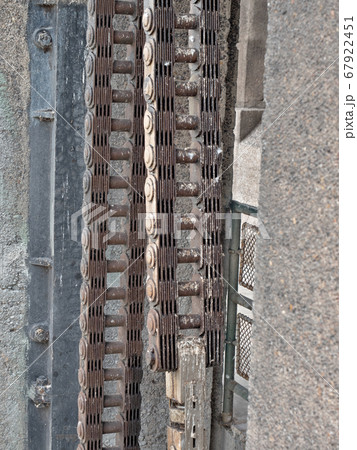 Hydrodynamic power plant part change possition of 67922451