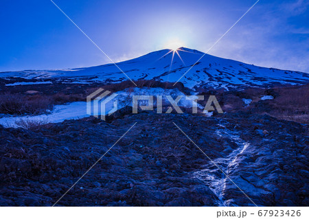 (静岡県)富士山、幻の滝、ダイヤモンド富士 (静岡県)富士山、幻の滝、ダイヤモンド富士 67923426