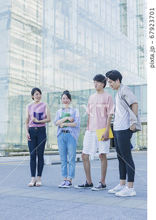 大学生のポートレート 大学生のポートレート 67923701