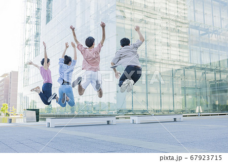 大学生のポートレート 大学生のポートレート 67923715