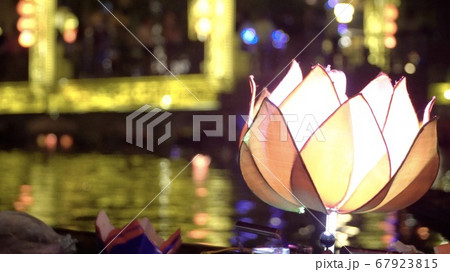 観光 夜 景色 67923815