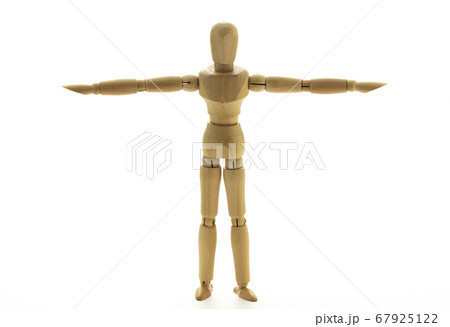 距離を測るポーズのデッサン人形 距離を測るポーズのデッサン人形 67925122