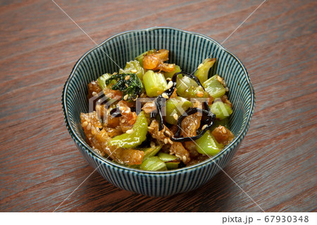 大根葉の炒めもの 大根葉の炒めもの 67930348