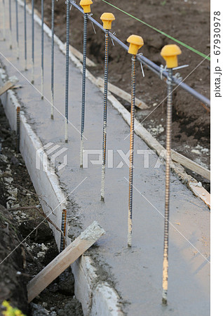 ブロック塀の基礎 67930978