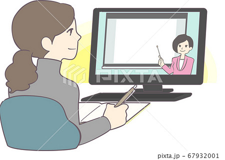 オンラインセミナーを受講する女性 67932001