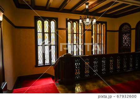 旧前田家本邸　洋館　階段 67932600