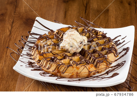 cake on a square plate 67934786