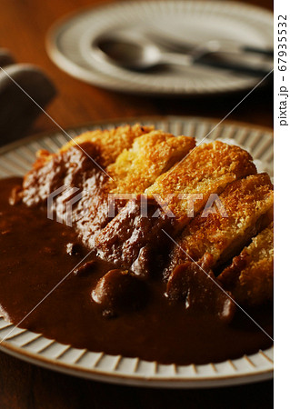 カツカレー 67935532