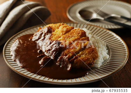 カツカレー 67935535