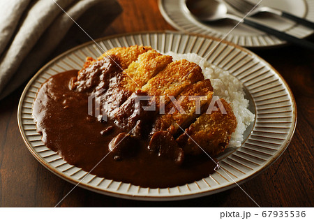カツカレー 67935536