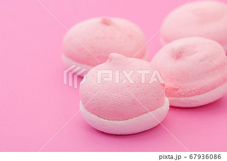 cookies of the round form 67936086