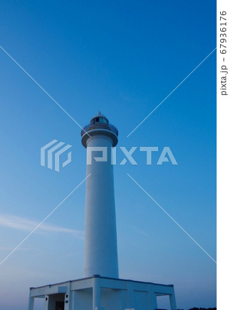 残波岬　綺麗な灯台 67936176