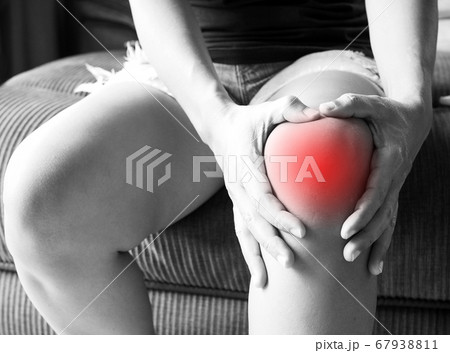 Asian women with leg and knee pain. Asian women with leg and knee pain. 67938811