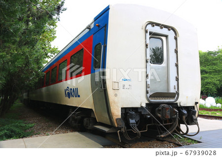 鉄道 列車 線路 67939028